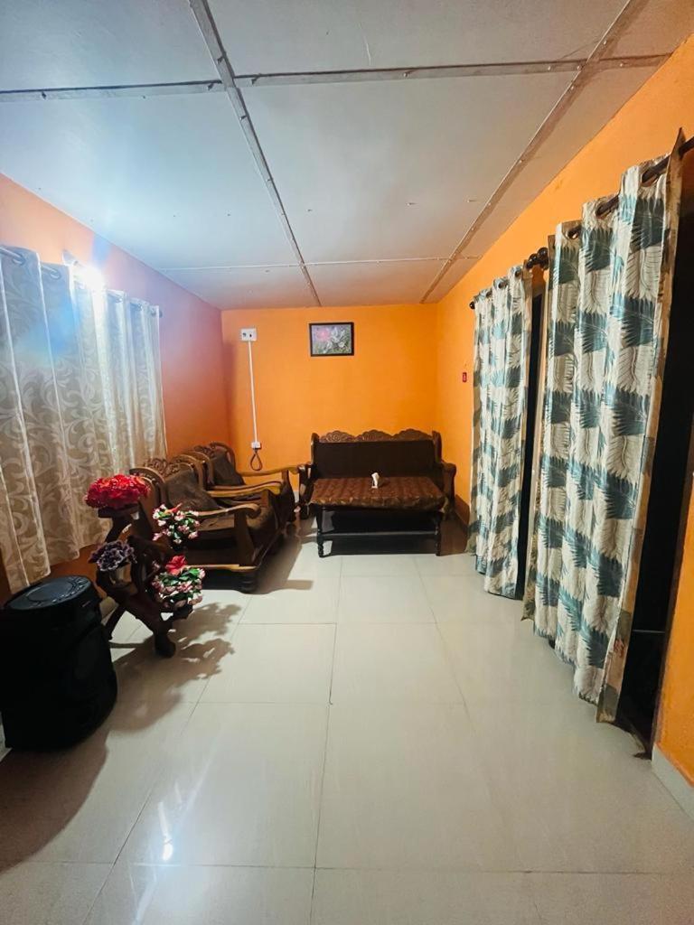 Preetham Homestay กูชาลนาการ์ ภายนอก รูปภาพ