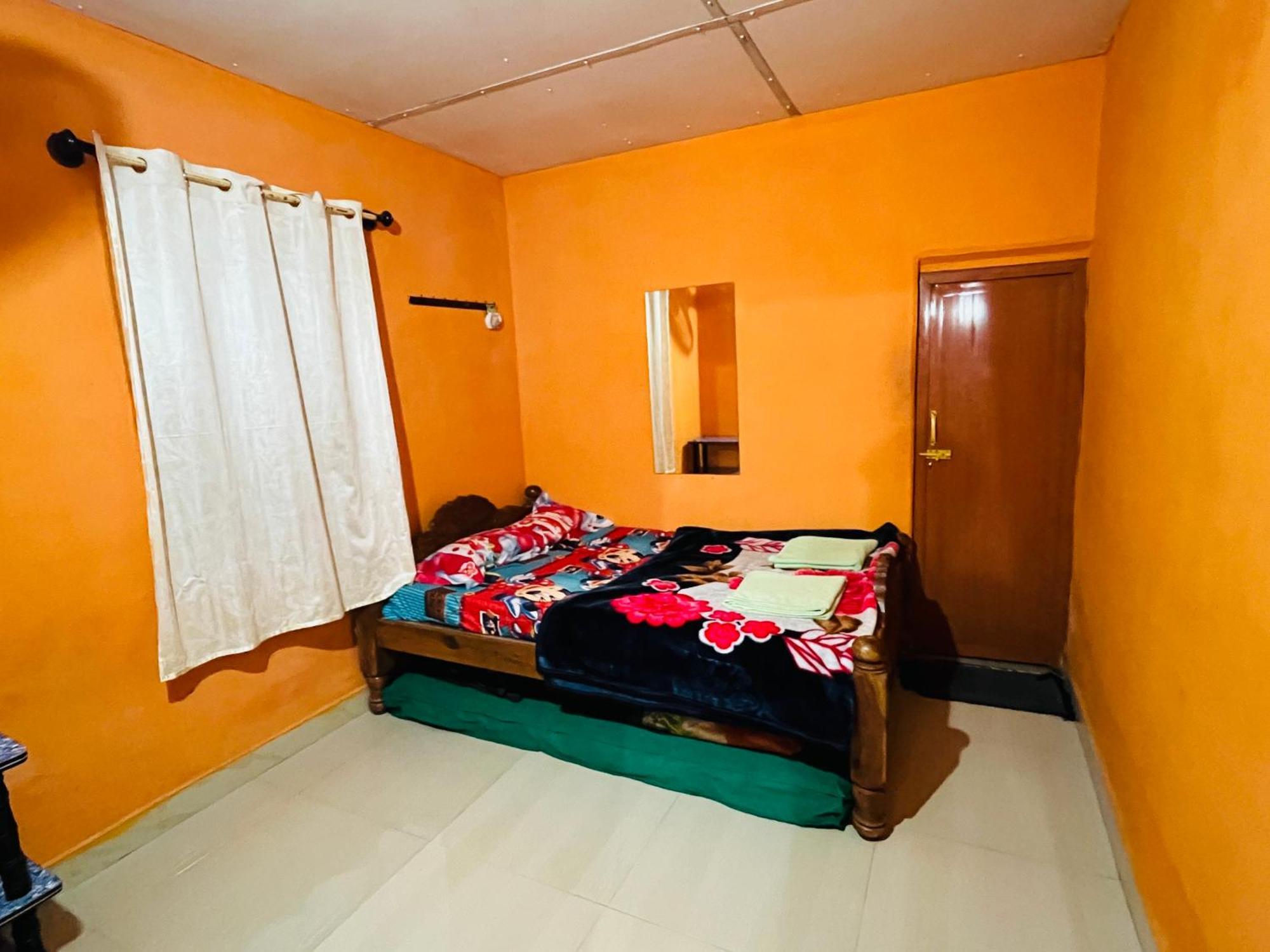 Preetham Homestay กูชาลนาการ์ ภายนอก รูปภาพ