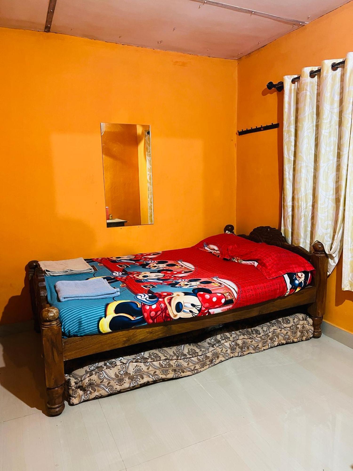 Preetham Homestay กูชาลนาการ์ ภายนอก รูปภาพ