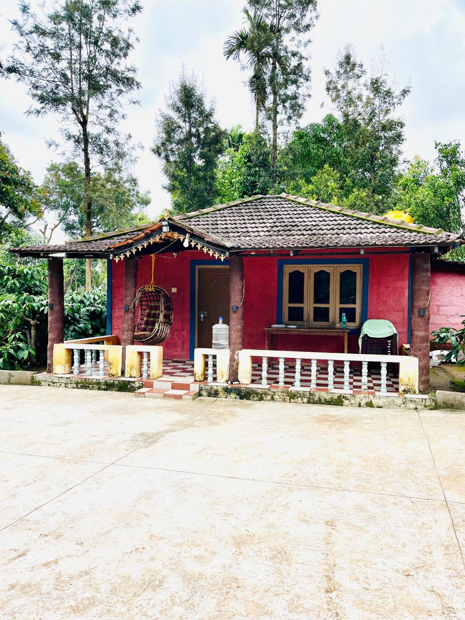 Preetham Homestay กูชาลนาการ์ ภายนอก รูปภาพ