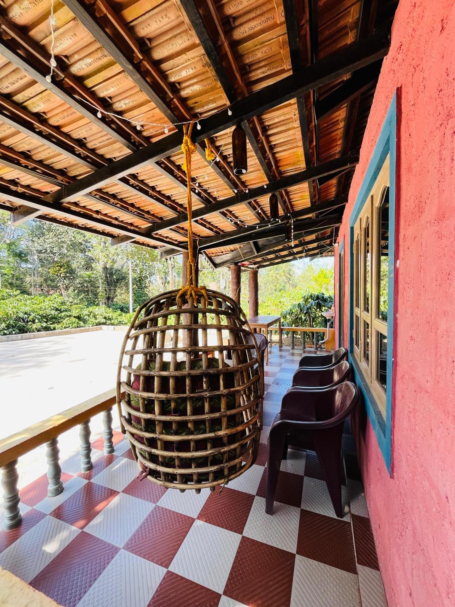 Preetham Homestay กูชาลนาการ์ ภายนอก รูปภาพ