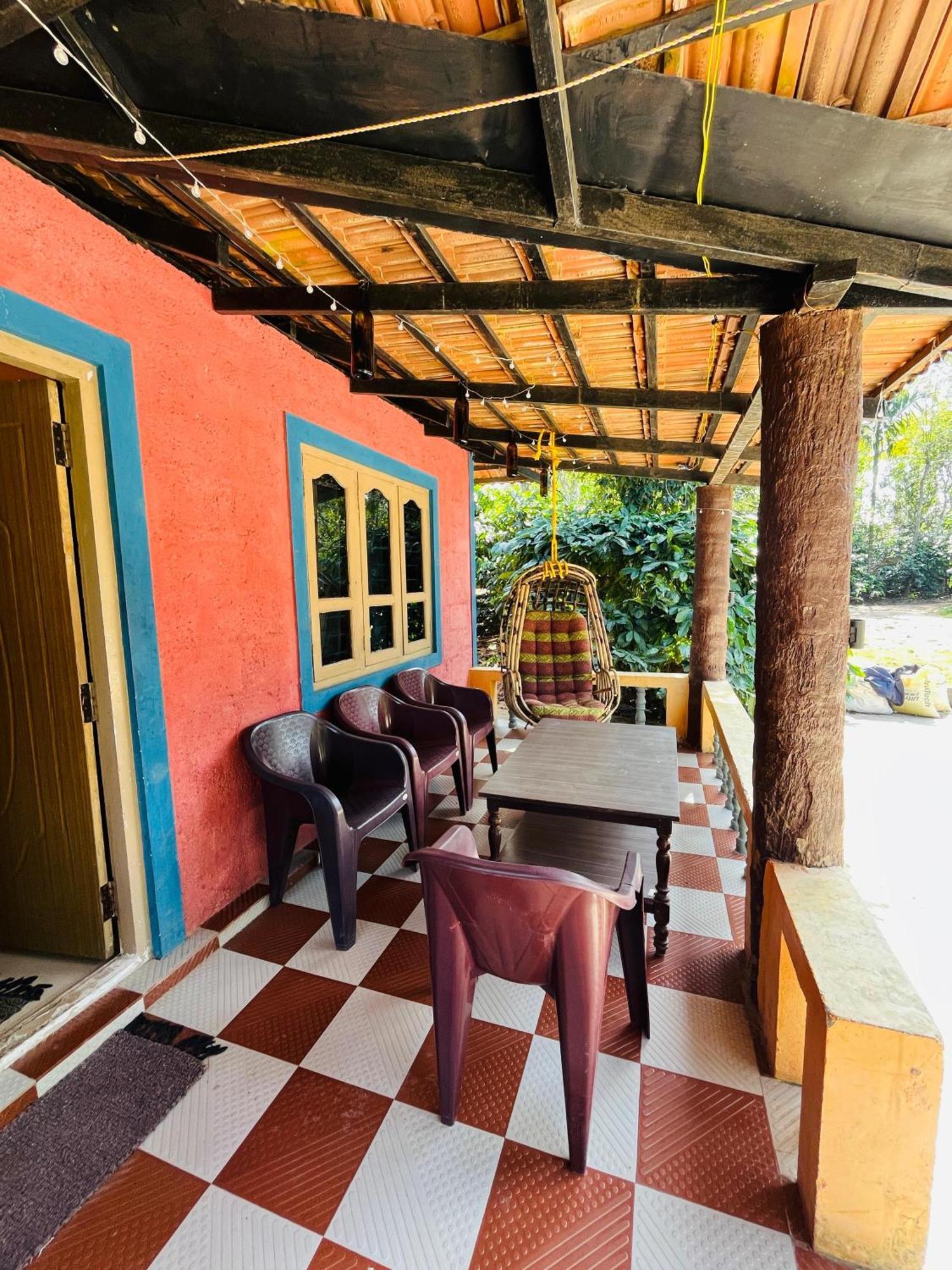 Preetham Homestay กูชาลนาการ์ ภายนอก รูปภาพ